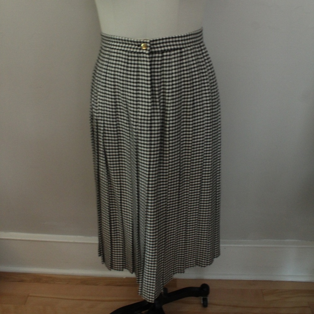 1980's Black and White Houndstooth Koret Brand Pleated Midi Skirt
